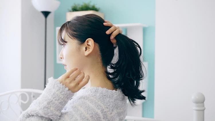 ポニーテール 女性 ヘアアレンジ